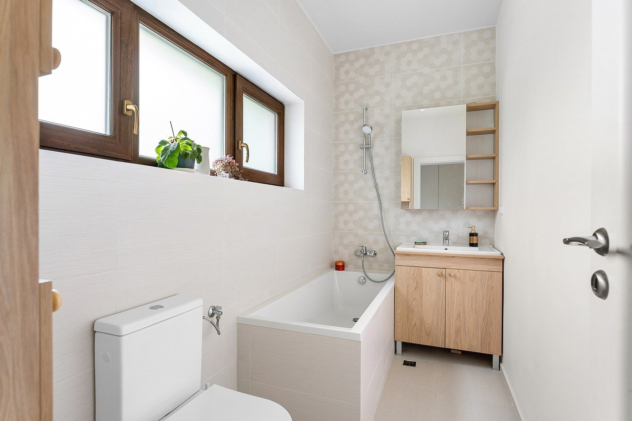 Maison moderne pourquoi choisir une salle de bain sans joint — free download